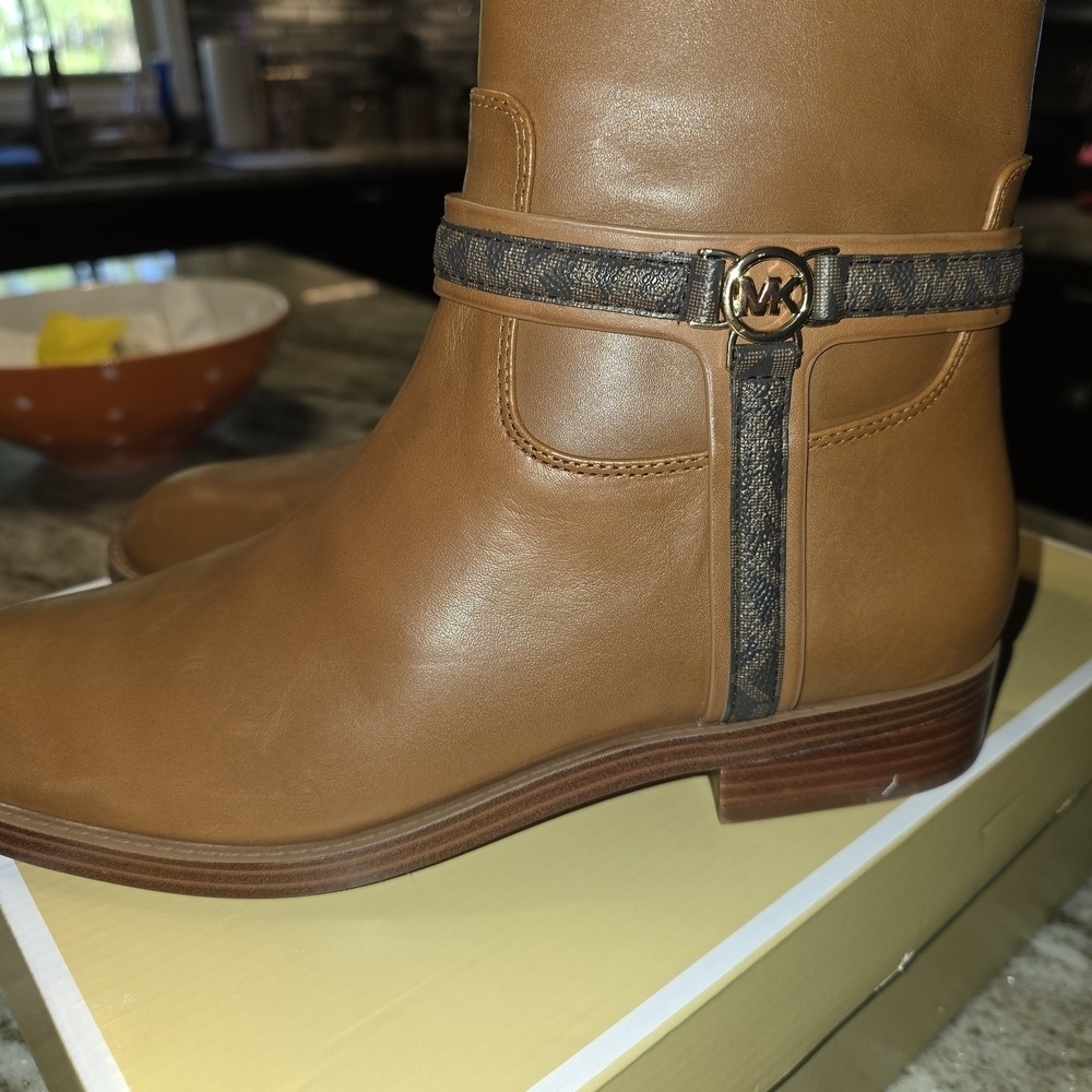 Michael Kors Mindy Leather Ankle Booties